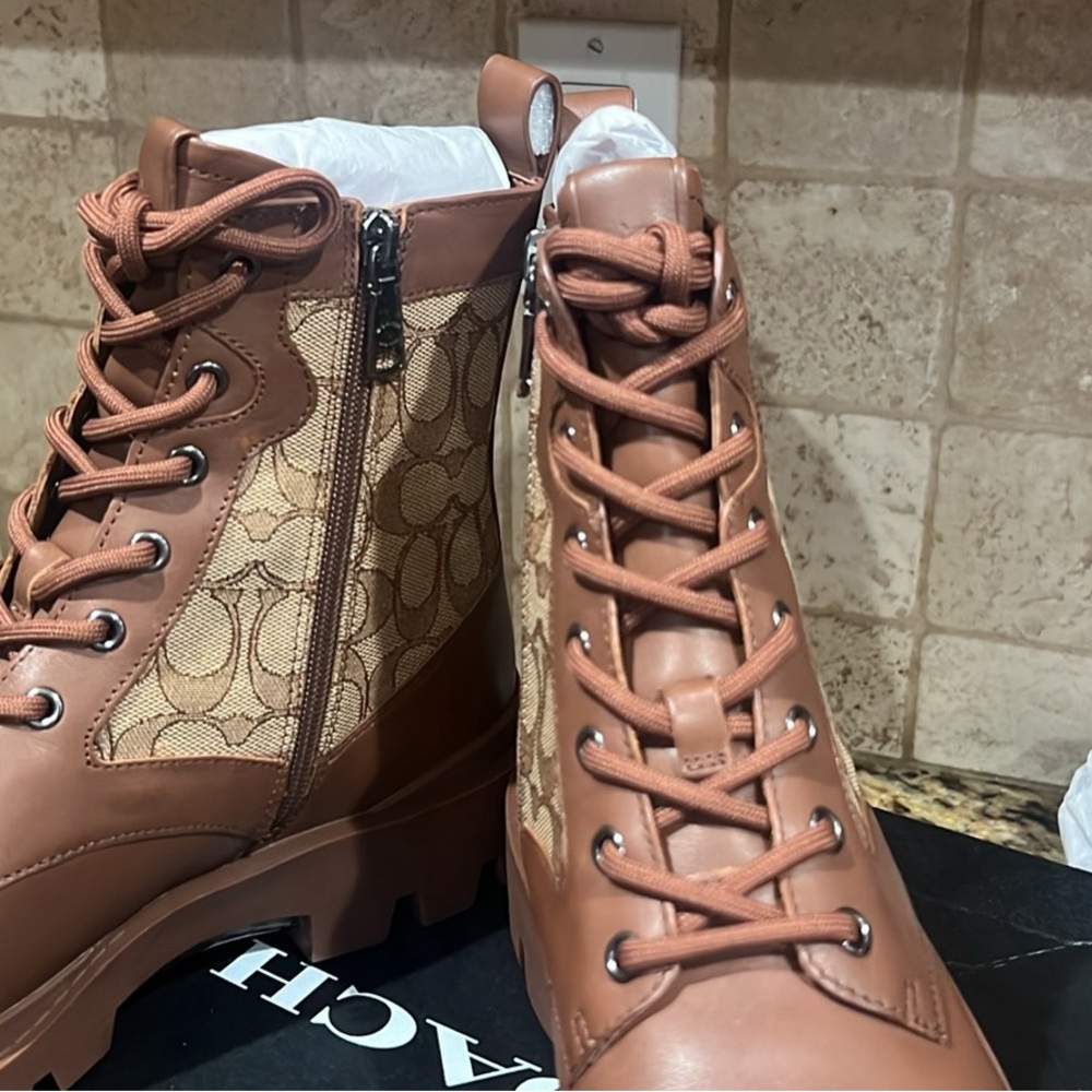 *BRAND NEW* coach lace up boots size 10 - Picture 4 of 6